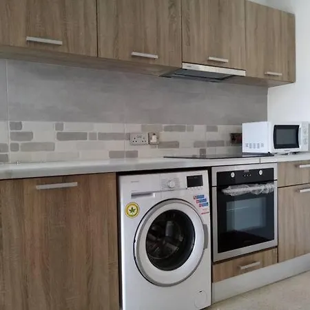 Sea Breeze Apartment Limassol